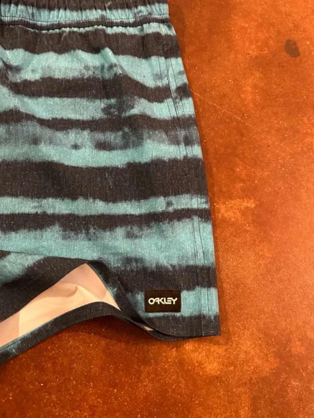 Oakley Men's Striped Swim Trunks Shorts Size Small